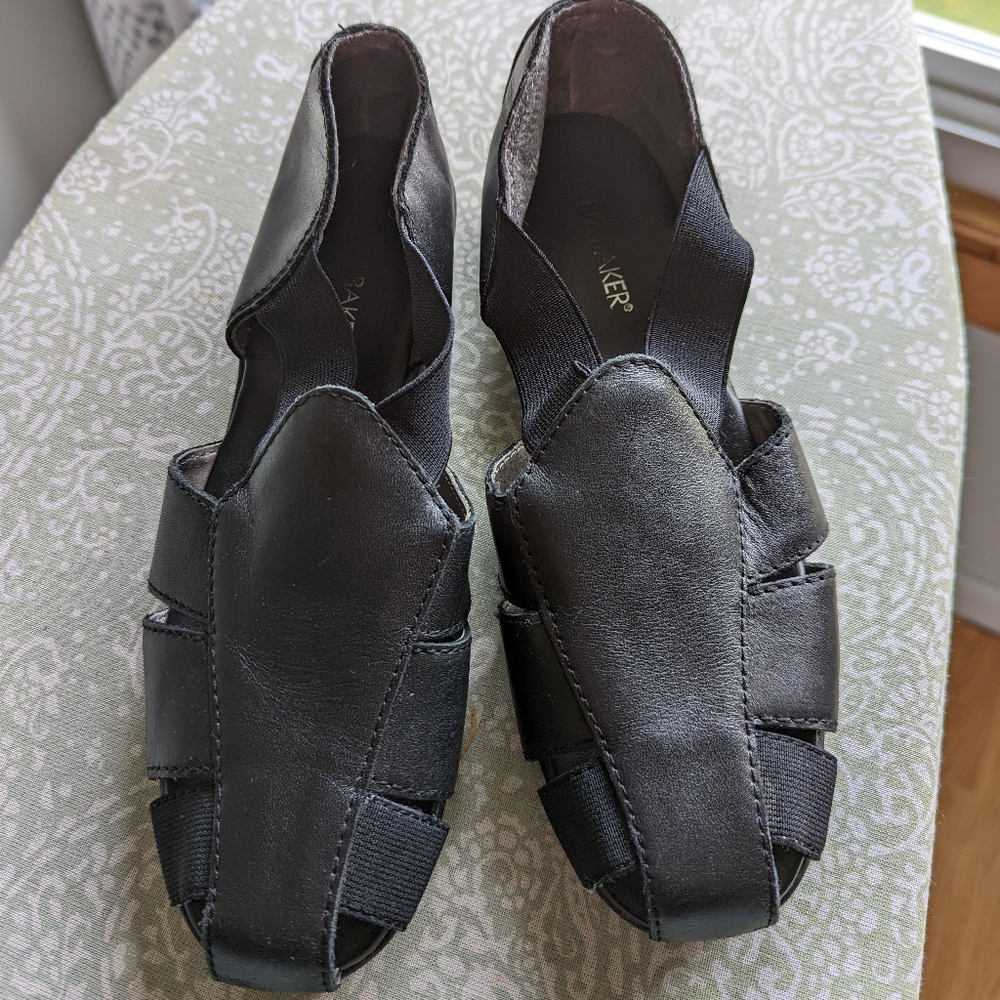 Liz Baker Black Fisherman Sandals